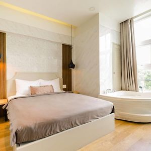 La Hotel Q10